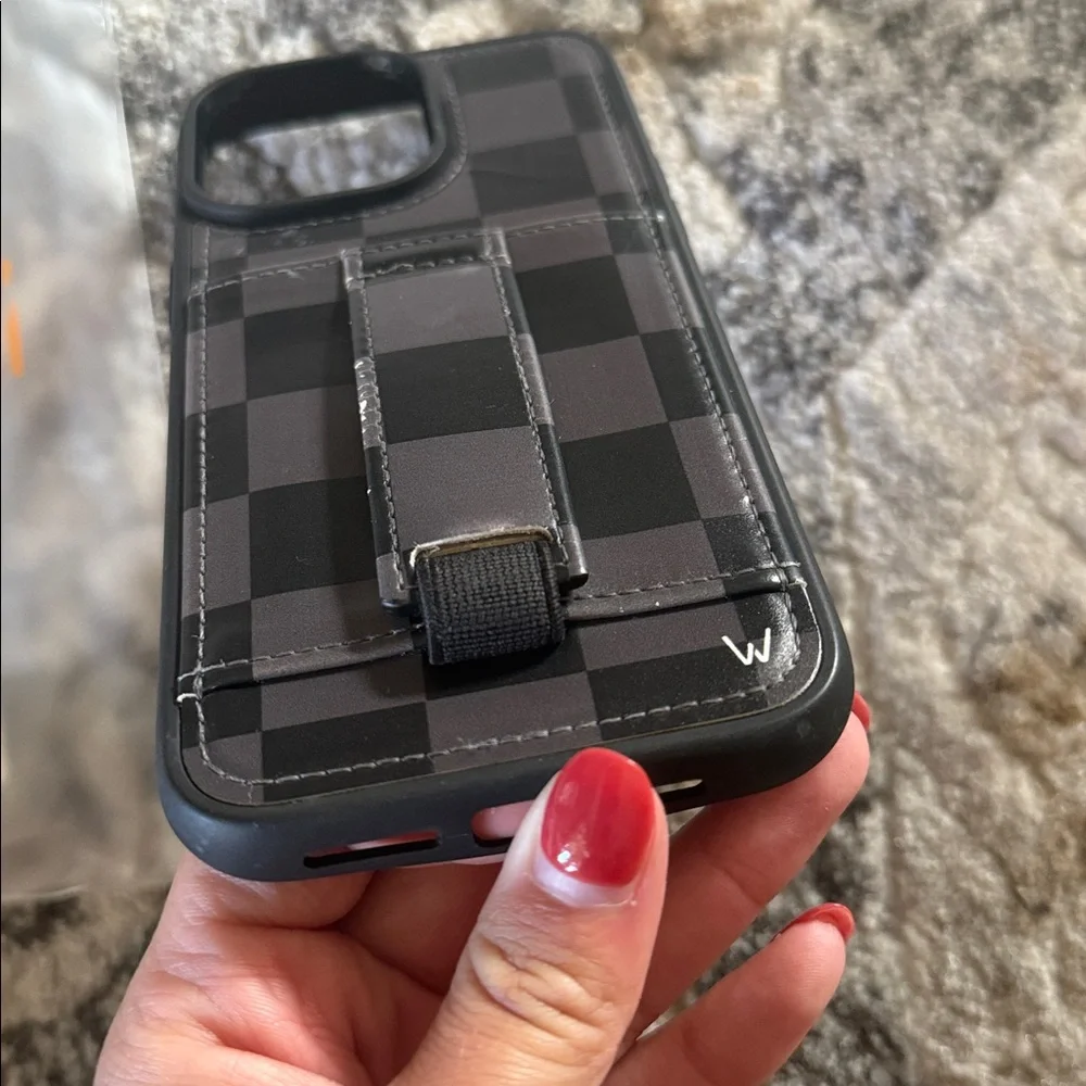 Wallis iphone 14